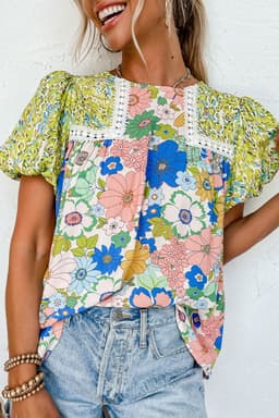 image-Green Bubble Sleeve Lace Trim Floral Blouse