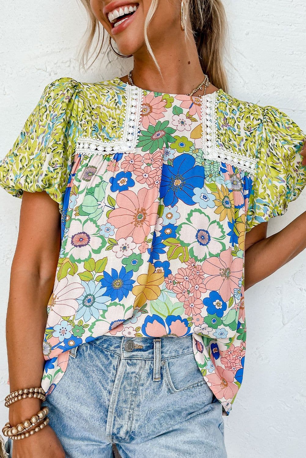 image-Green Bubble Sleeve Lace Trim Floral Blouse