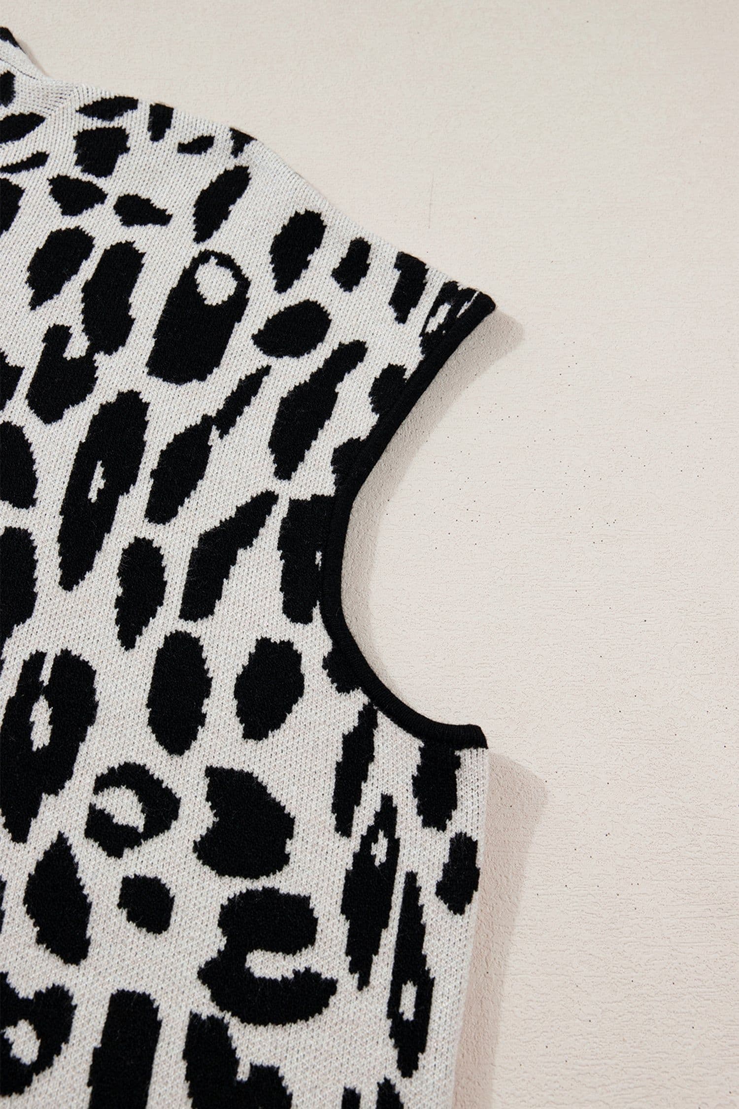 image-Black Plus Size Leopard Print High Neck Short Sleeve Sweater