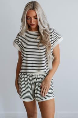 image-White Stripe Contrast Edge Tee & Shorts Set - Casual Two-Piece Outfit