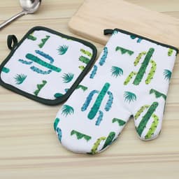 image-Creative Anti-hot Gloves Heat Proof Mat Microwave Oven Kitchen Gloves Placemat Two-piece Set
