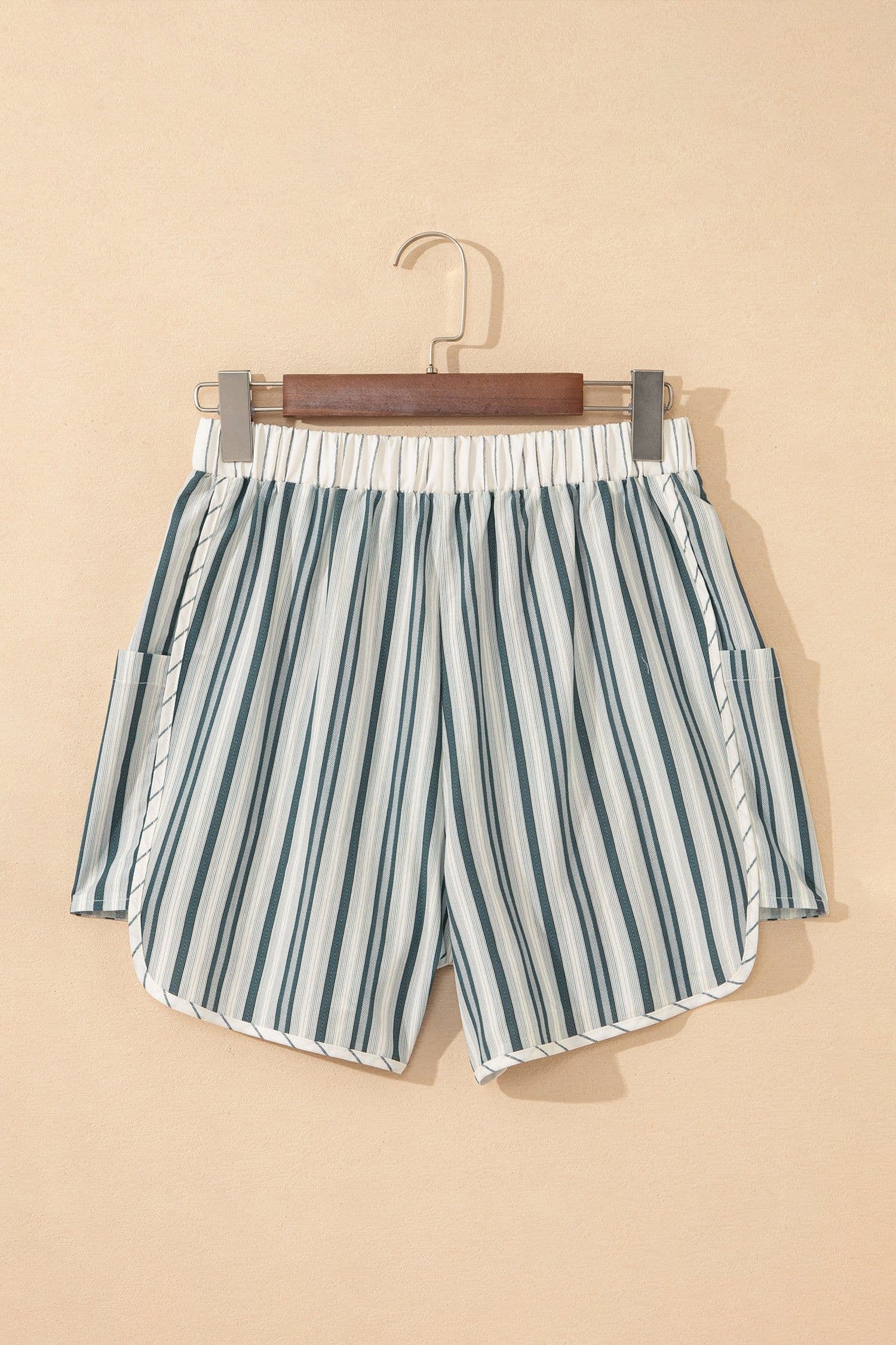 image-Gray Stripe Elastic Waist Cargo Pocket Casual Shorts