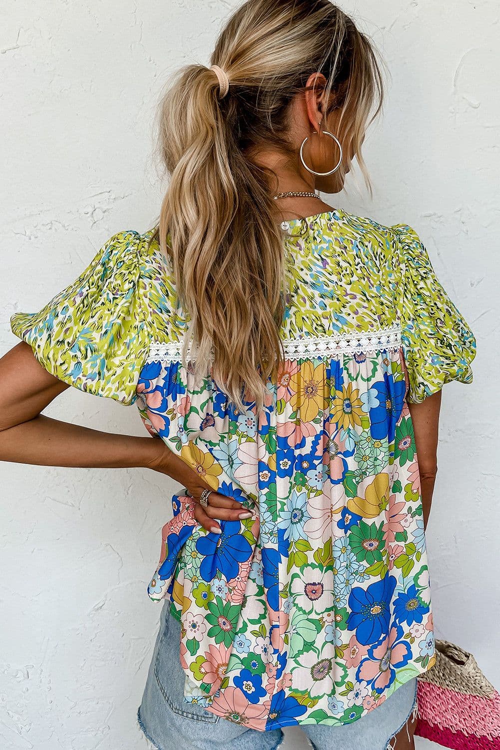 image-Green Bubble Sleeve Lace Trim Floral Blouse