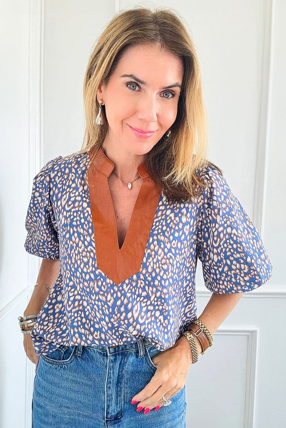 image-Ashleigh Blue Leopard Print V-Neck Puff Sleeve Shirt