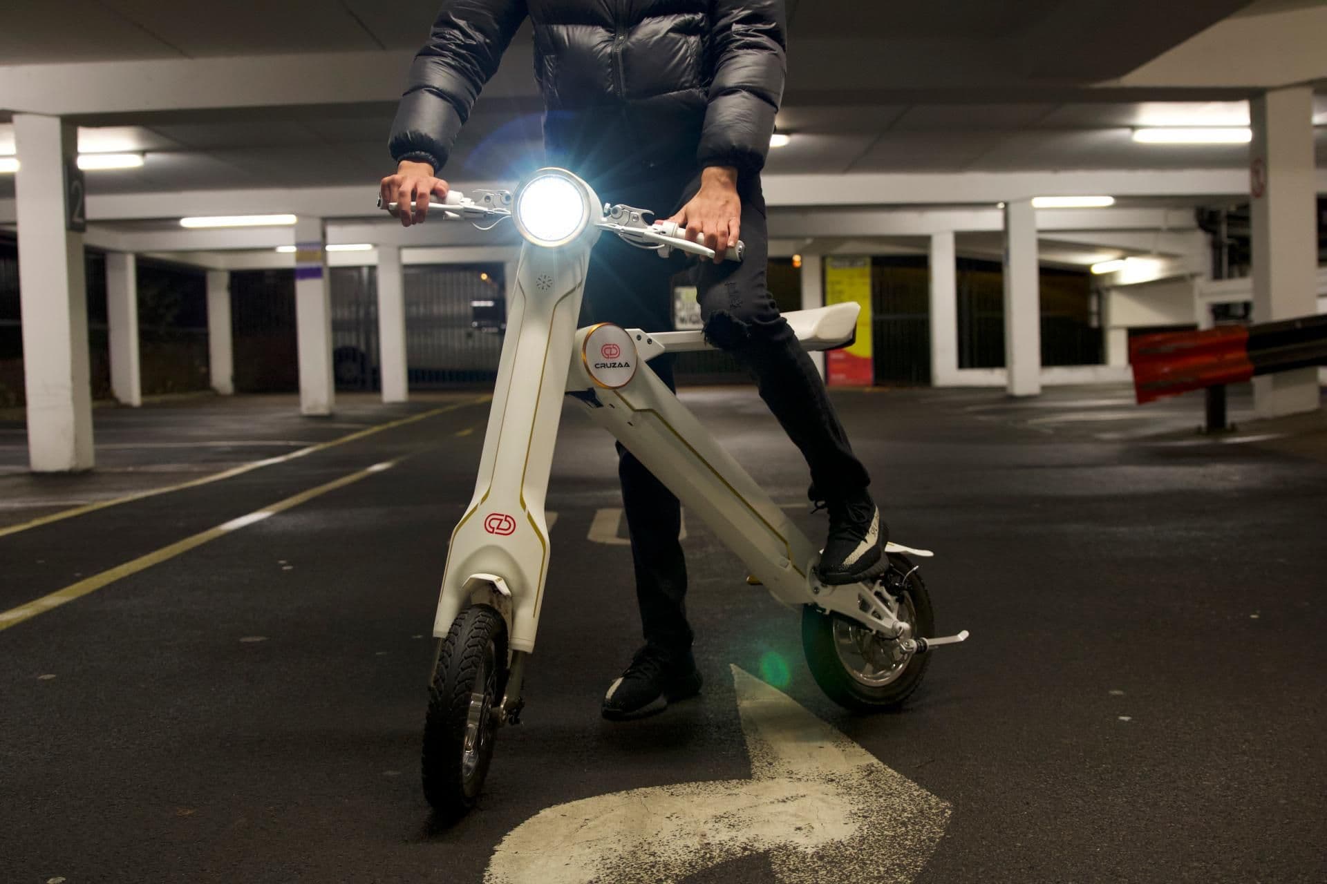 image-The Cruzaa PRO Electric Scooter - 35km Range & 25kmh Top Speed Cruzaa Built in Bluetooth & Speakers + USB - Racing White