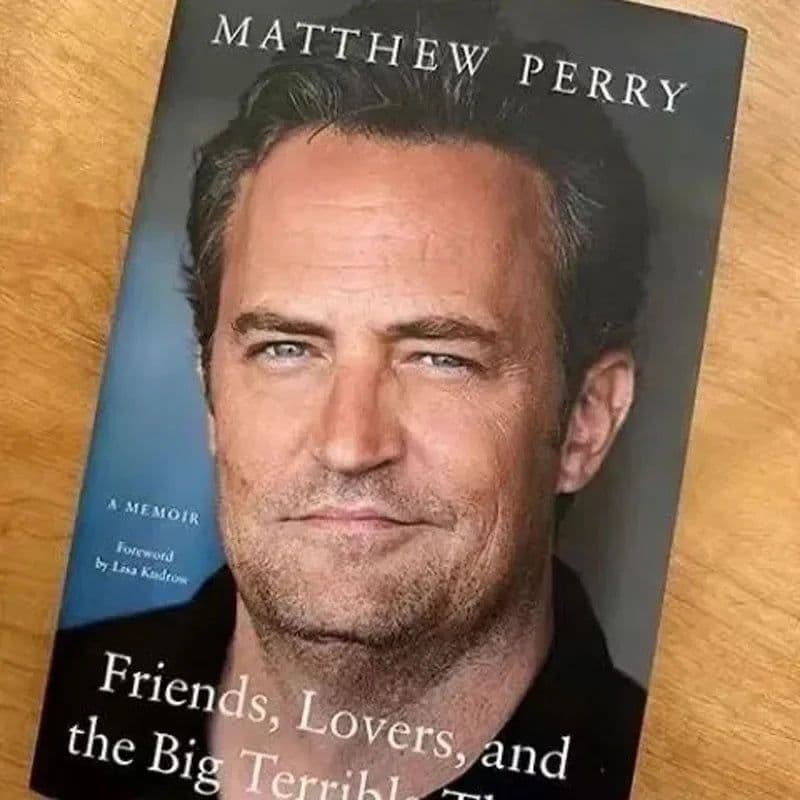 image-Friends, Lovers, And The Big Terrible Thing A Memoir by Matthew Perry Paperback Book in English Libros