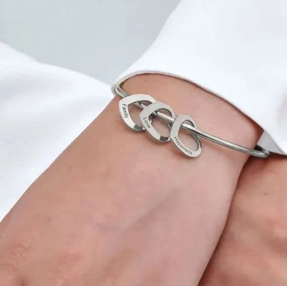 image-Love Bracelet Peach Heart Name Lettering Titanium Steel Bracelet