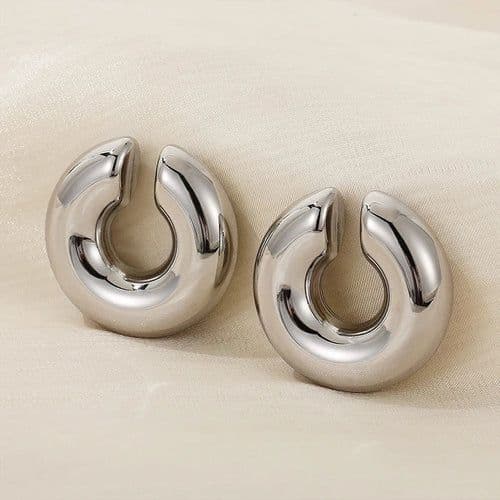 image-1 Pair Smooth Circle C Shape Clip Earrings For Women Lightweight