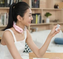 image-Rechargeable Shiatsu Kneading Massage Portable Neck Massager