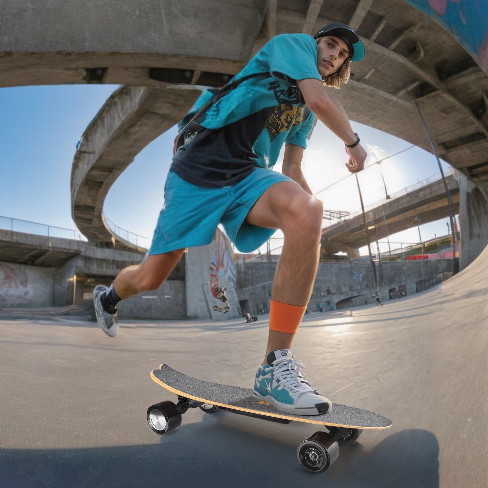 image-VEVOR Electric Skateboard with Remote, 13.7 Mph Top Speed & 7.5 Miles Max Range Skateboard Longboard, 3 Speeds Adjustment Skateboards, Easy Carry Handle Design, Suitable for Adults & Teens Beginners