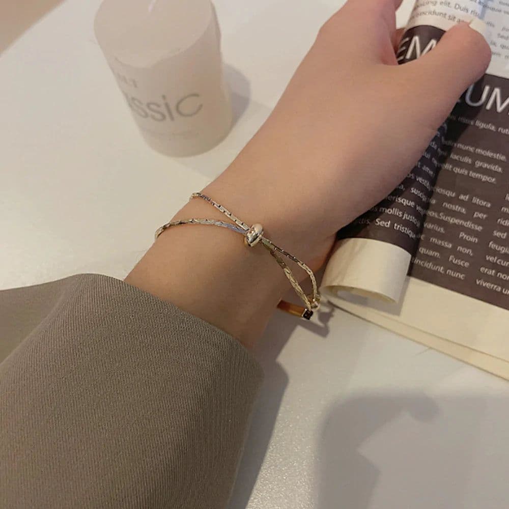 image-Womens Knot Style Bracelet With A Bar