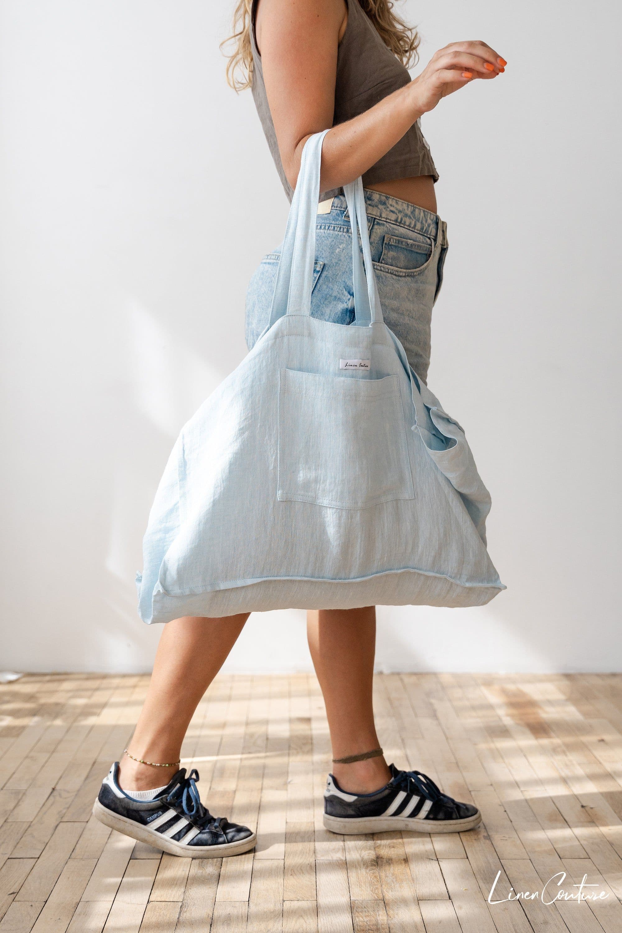 image-Linen beach bag with pocket and zipper in Baby Blue