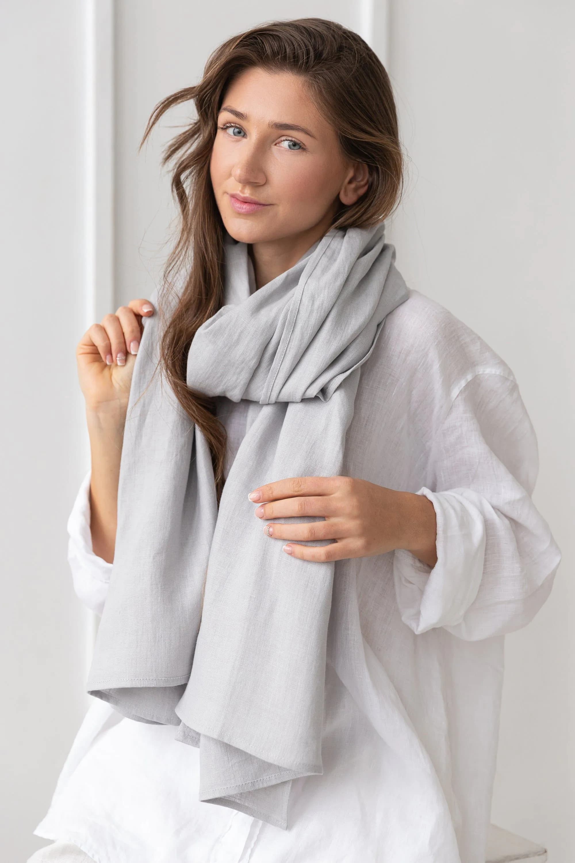 image-Linen scarf in Light Grey