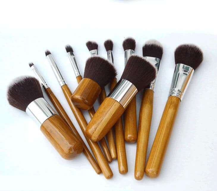 image-Bamboo Handle Makeup Brushes Set with Bag Professional Cosmetics Brush