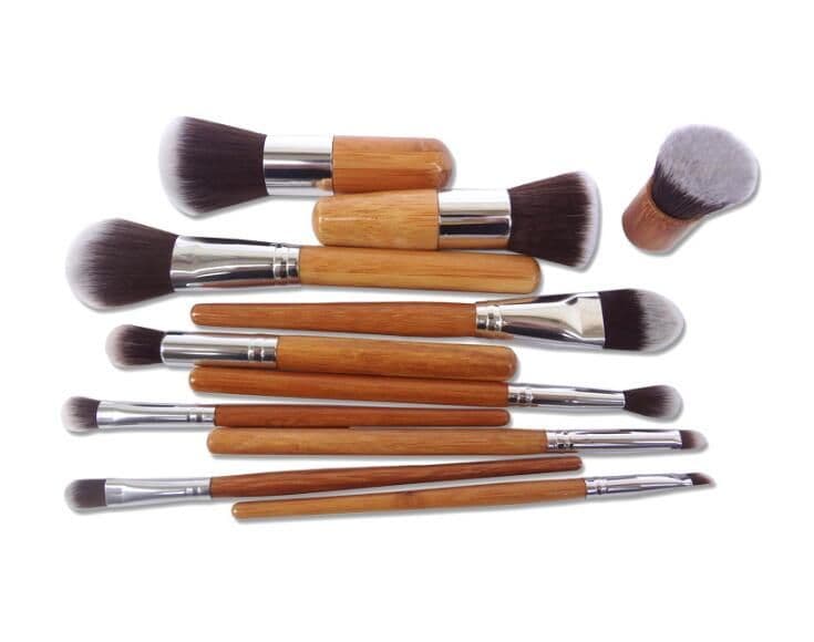 image-Bamboo Handle Makeup Brushes Set with Bag Professional Cosmetics Brush
