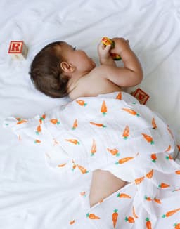 image-ORGANIC SWADDLE - CARROT