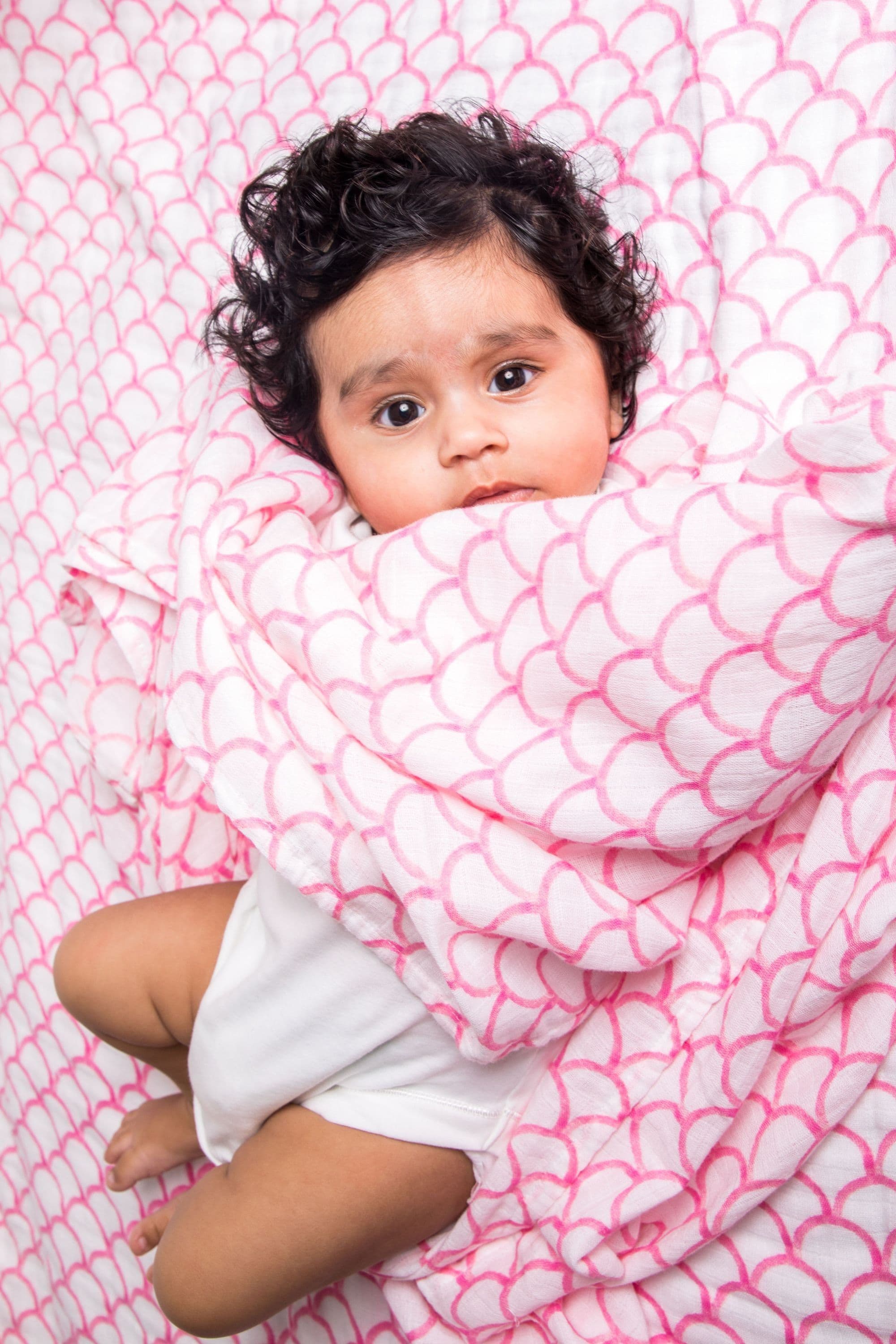 image-ORGANIC SWADDLE - PINK RAINBOW