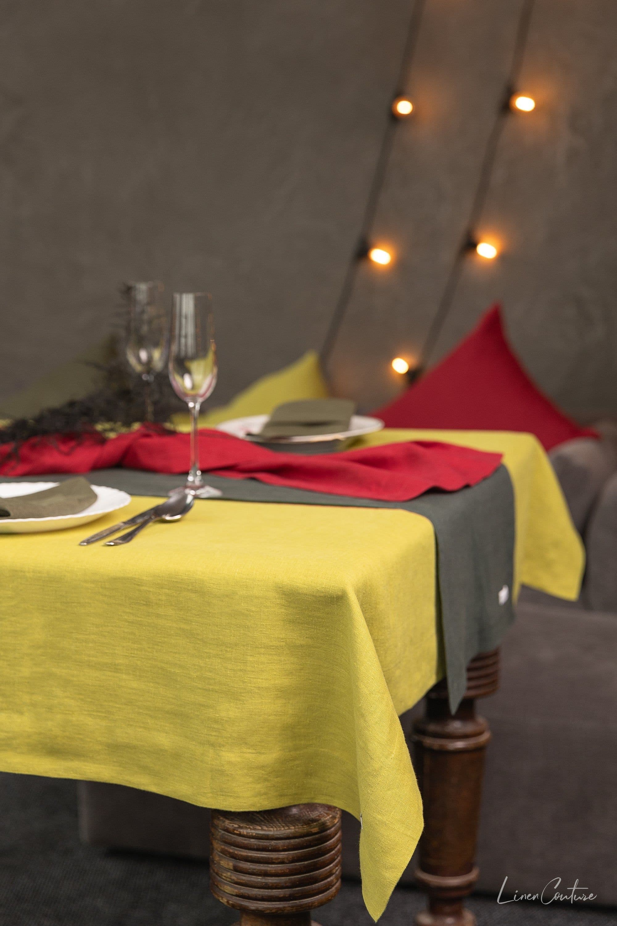 image-Linen table cloths