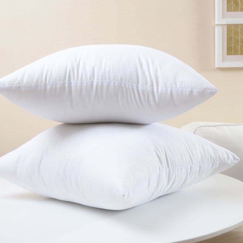 image-Flamingo and Ramphastos Pillow