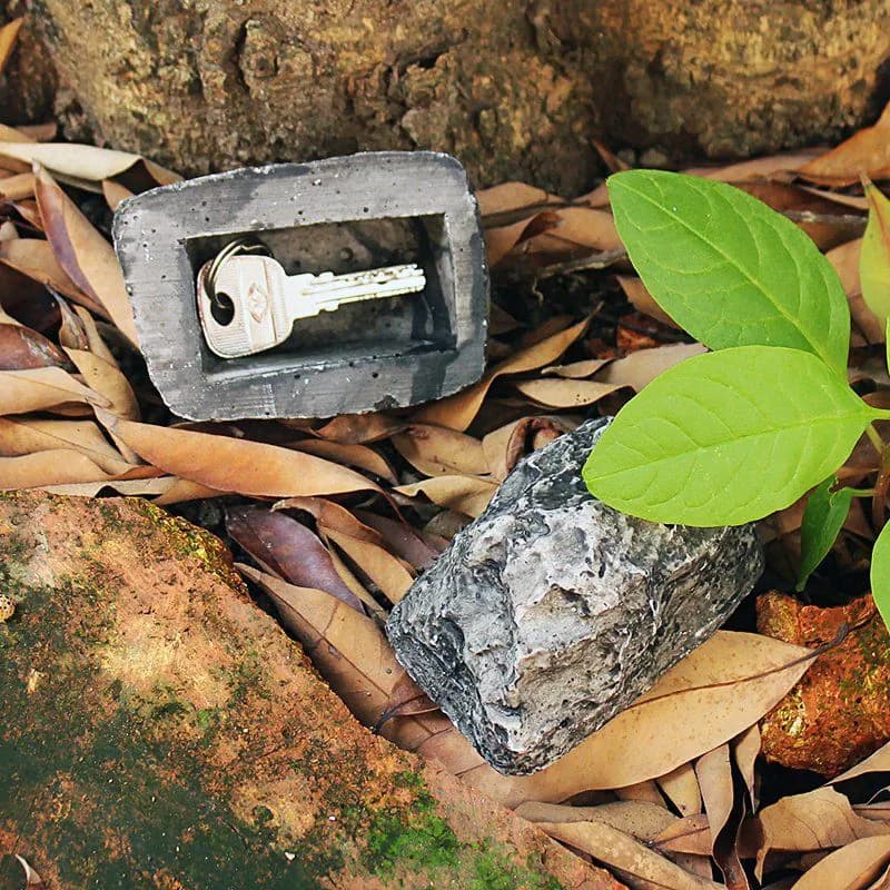 image-Spare Key Hiding Rock