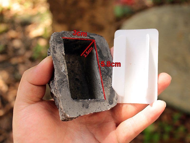image-Spare Key Hiding Rock