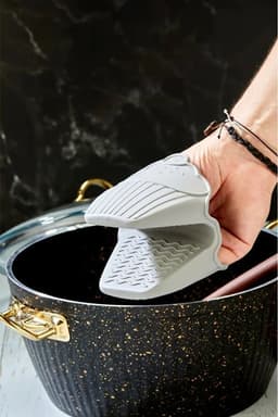 image-Set of 2 Silicone Oven Mitts Heat Resistant Microwave Pot and Tray