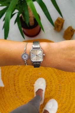 image-Retro Minimal Square Dial Women’s Wrist Watch