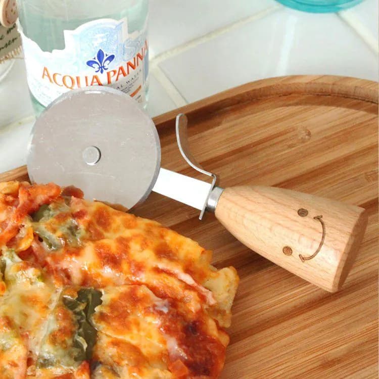 image-Emoji Pizza Cutter