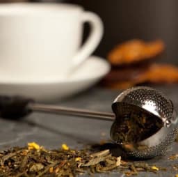 image-Twisting Tea Ball Infuser