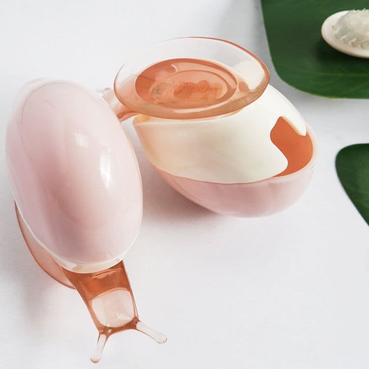 image-Snail Toothbrush Holder