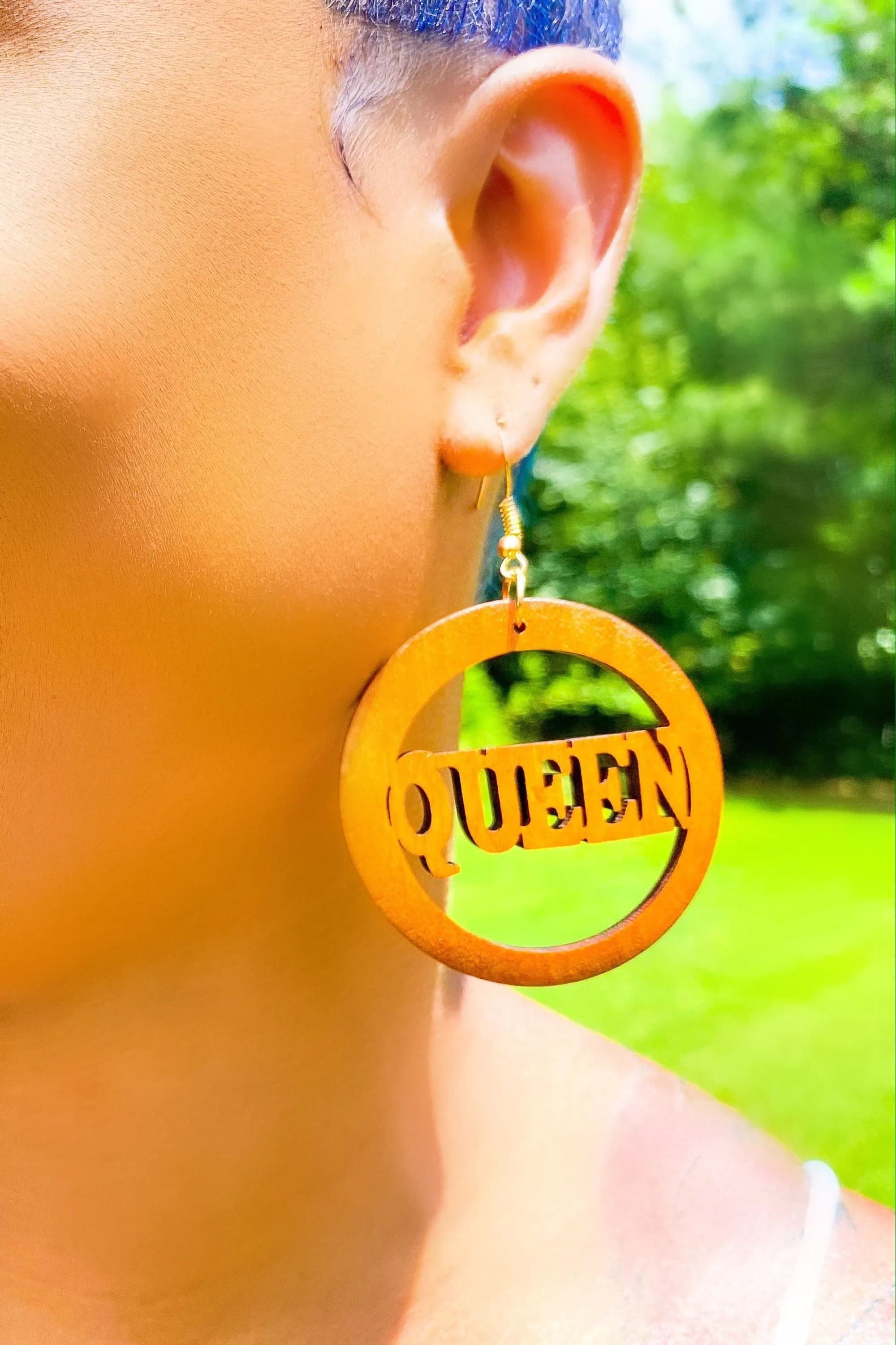 image-Hoops - Queen