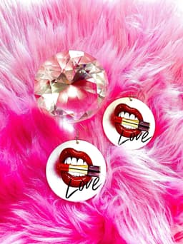 image-Hoops - Love, Muahhhh