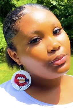 image-Hoops - Love, Muahhhh