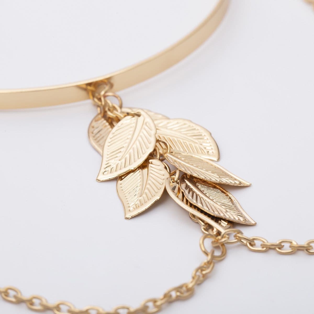 image-European and American cross-border jewelry, simple and versatile street shooting U-shaped bracelet, leaf tassel chain geometric adjustable arm bracelet