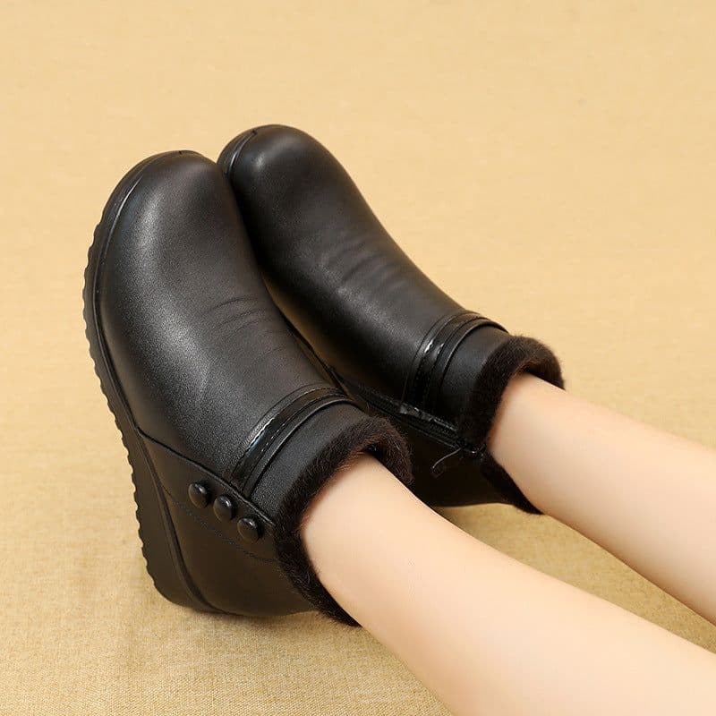 image-Winter warm women's shoes mother's cotton shoes flat bottom middle-aged and elderly middle-aged cotton boots women's boots leather shoes plus velvet short boots
