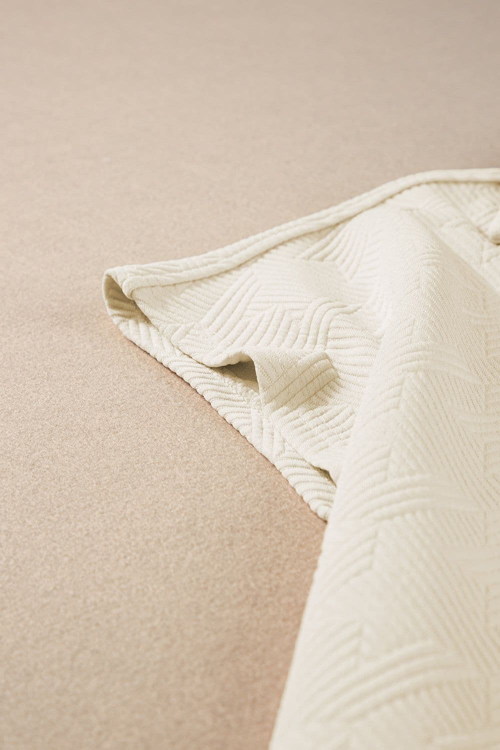 image-White Textured V Neck Collared Short Sleeve Top