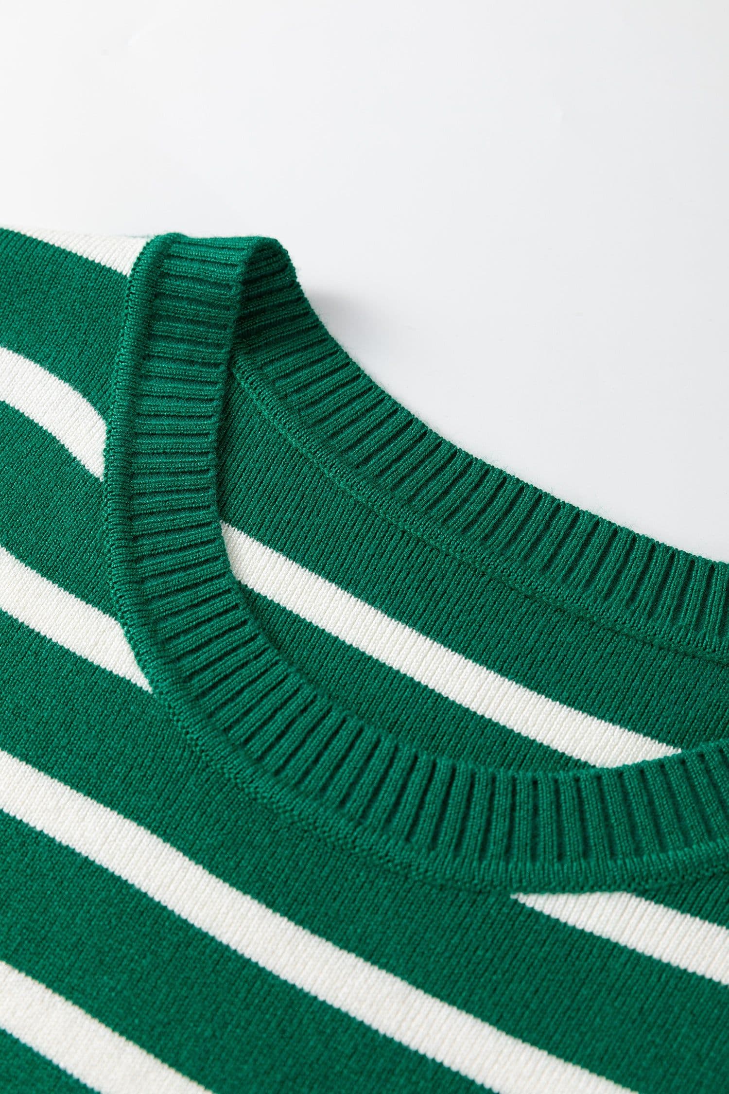 image-Green Stripe Crew Neck Sleeveless Sweater Vest