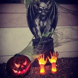 image-Horror Ghost Hand Ornament Glowing Hand Statue Creative Halloween Props For Home Garden Courtyard Decoration