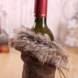 image-Christmas Decorations, Santa Claus, Red Wine, Red Wine, Champagne, Wine Bottle and Bar Dining Room Decoration
