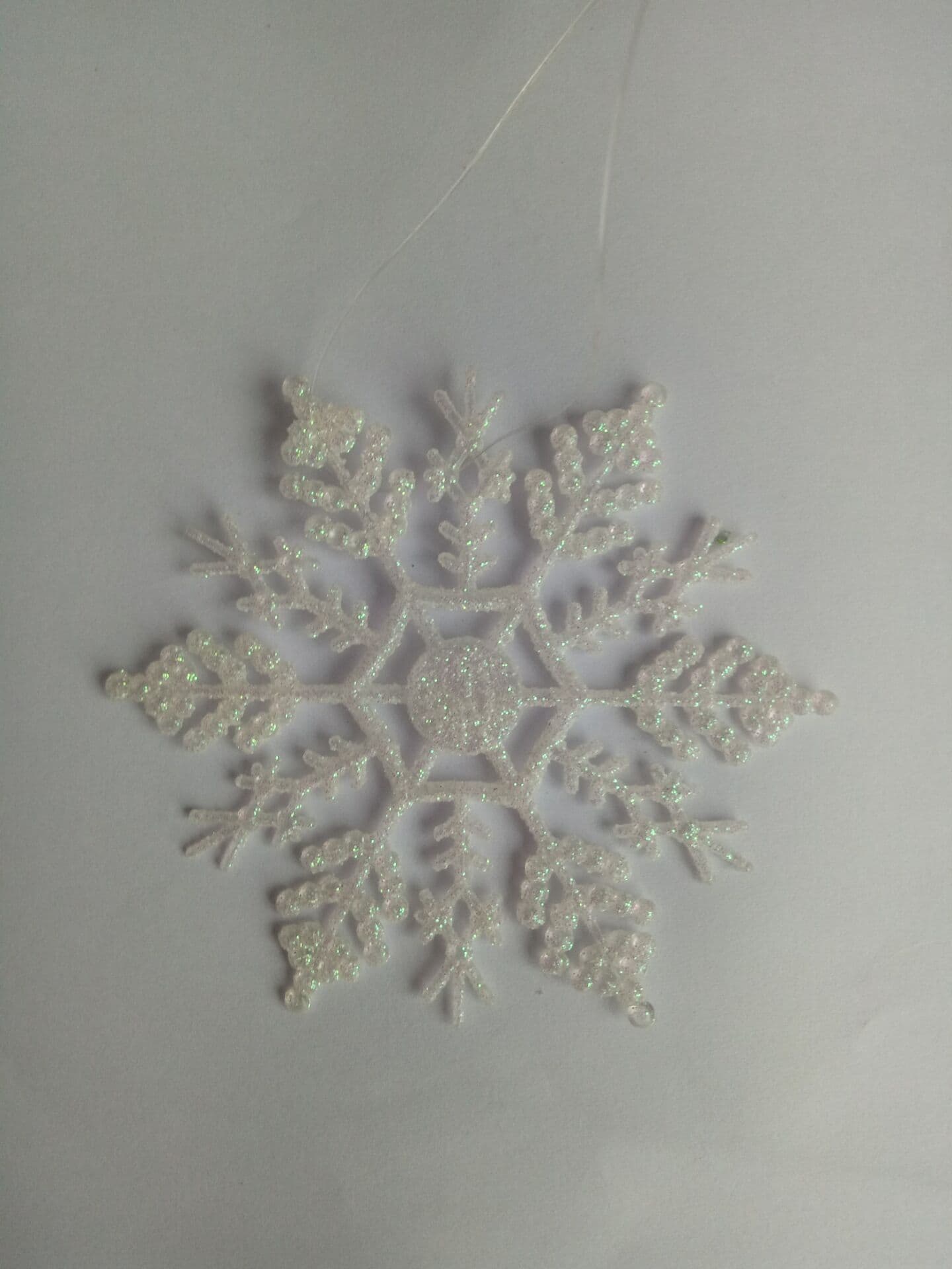 image-Christmas decorations, acrylic 10CM snowflakes, Christmas necessities, Christmas tree hanger powder wholesale