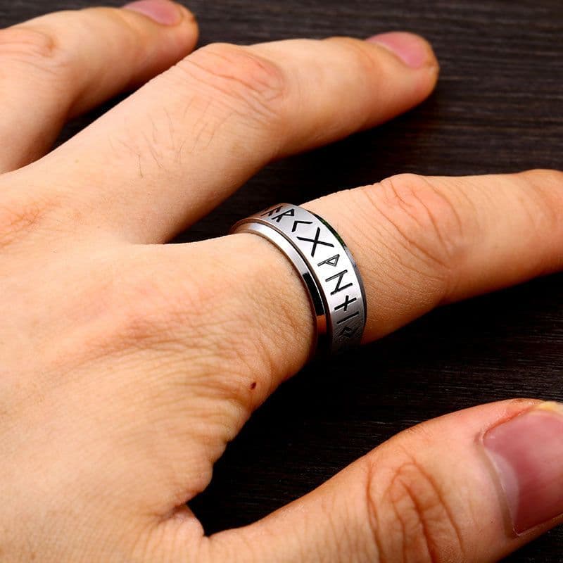 image-Korean Fashion Titanium Steel Rotatable Ring