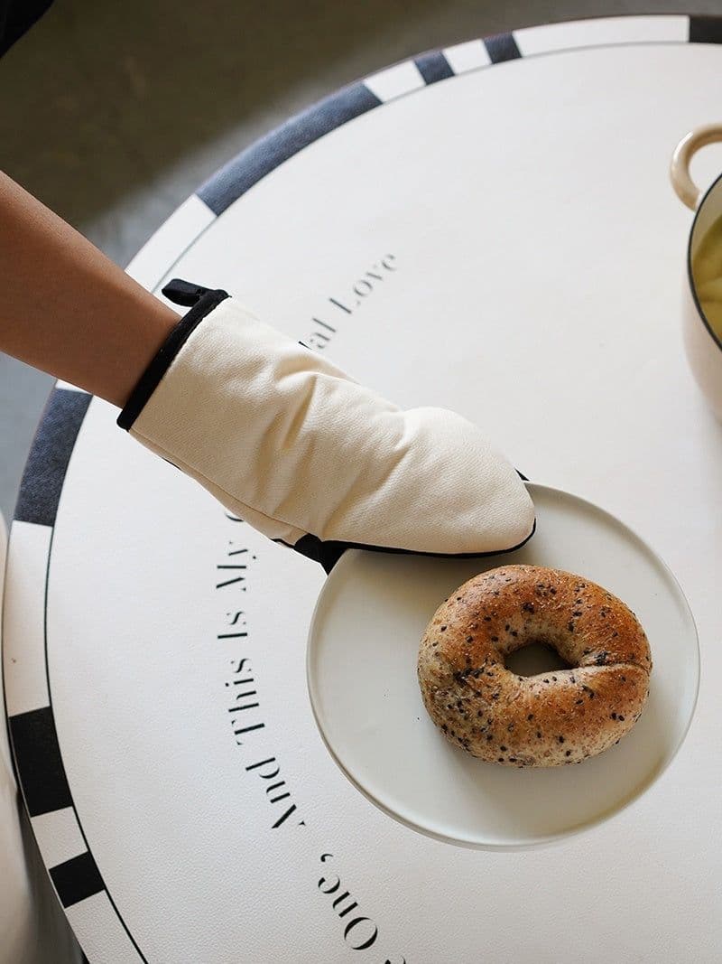 image-Thickened Anti-scalding Heat Insulation Gloves For Oven