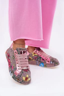 image-Sport Shoes Step in style