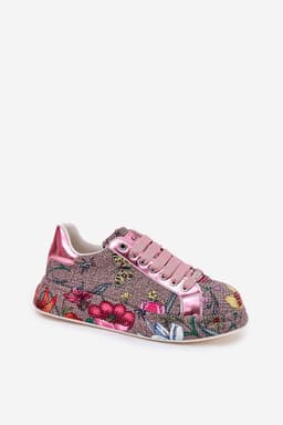 image-Sport Shoes Step in style