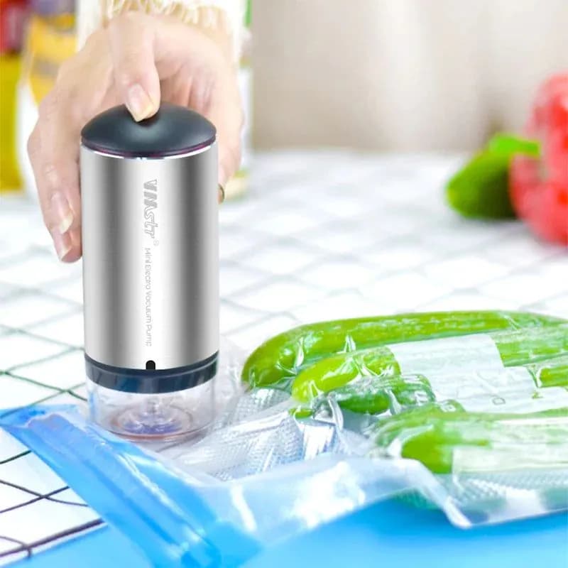 image-Reusable Vacuum Food Storage Bag Food Vacuum Sealer Sous Vide Bags USB Rechargeable Handheld Vacuum Air Pump Kitchen Gadget