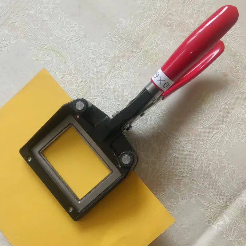 image-Hand Held ID Card License Picture Punch 25x35mm 30x40mm 35x45mm 40mm x 60mm 50x70mm Passport Photo Cutter Rectangle Cutting Tool