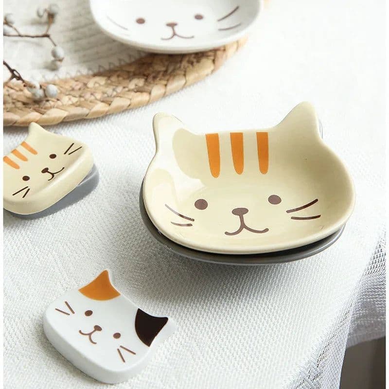 image-Japanese Cute Cat Dish Creative Ceramic Seasoning Dish Porcelain Dipping Saucer Plate Snack Plate Kitchen Supplies Tableware