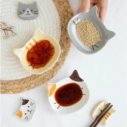 image-Japanese Cute Cat Dish Creative Ceramic Seasoning Dish Porcelain Dipping Saucer Plate Snack Plate Kitchen Supplies Tableware