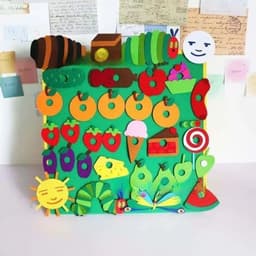 image-Hungry Caterpillar Performance Props Felt Toys English Picture Books Teaching Aids Open Classes Children's Gift Triangle Toy