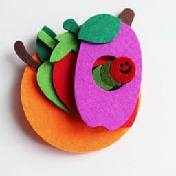 image-Hungry Caterpillar Performance Props Felt Toys English Picture Books Teaching Aids Open Classes Children's Gift Triangle Toy